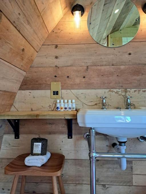 The Pigsty Hotel Crieff Luaran gambar